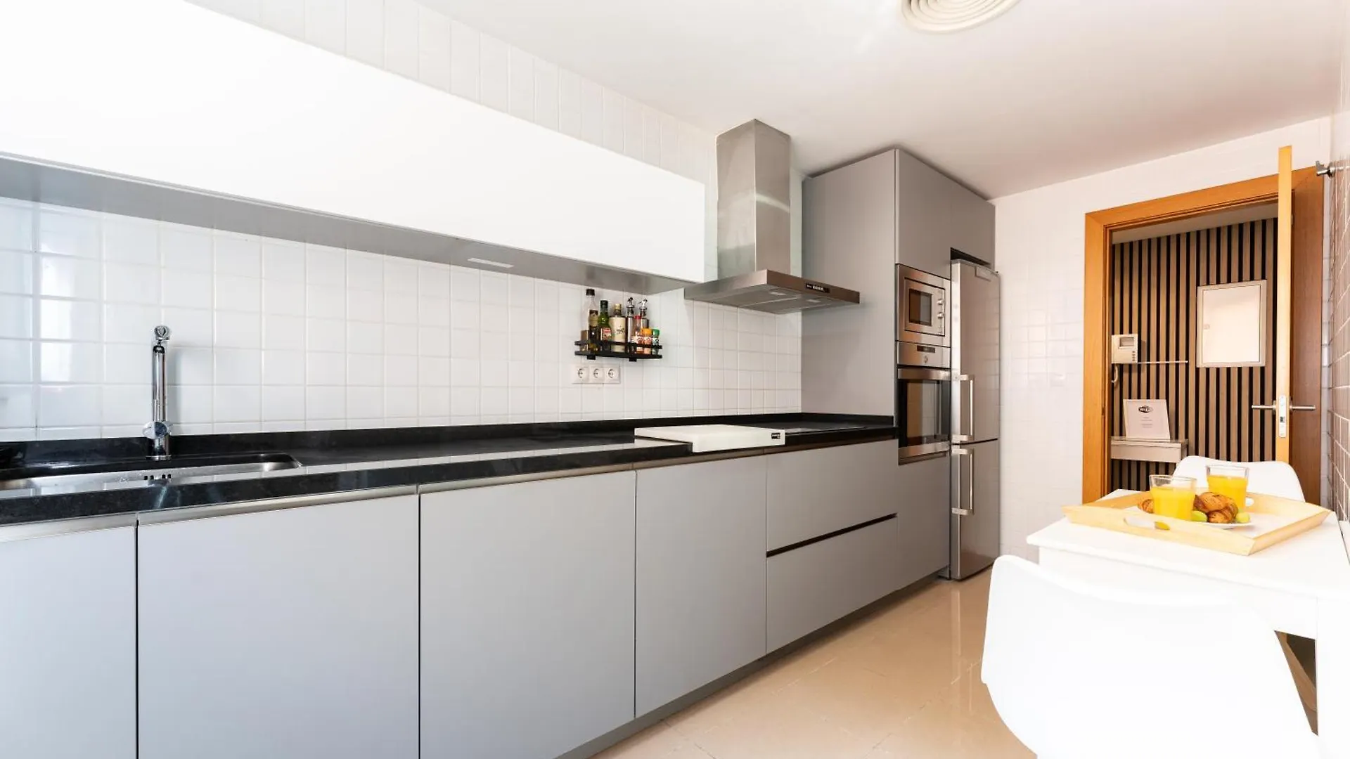 Maria Zambrano City Center & Parking Malaga Apartment