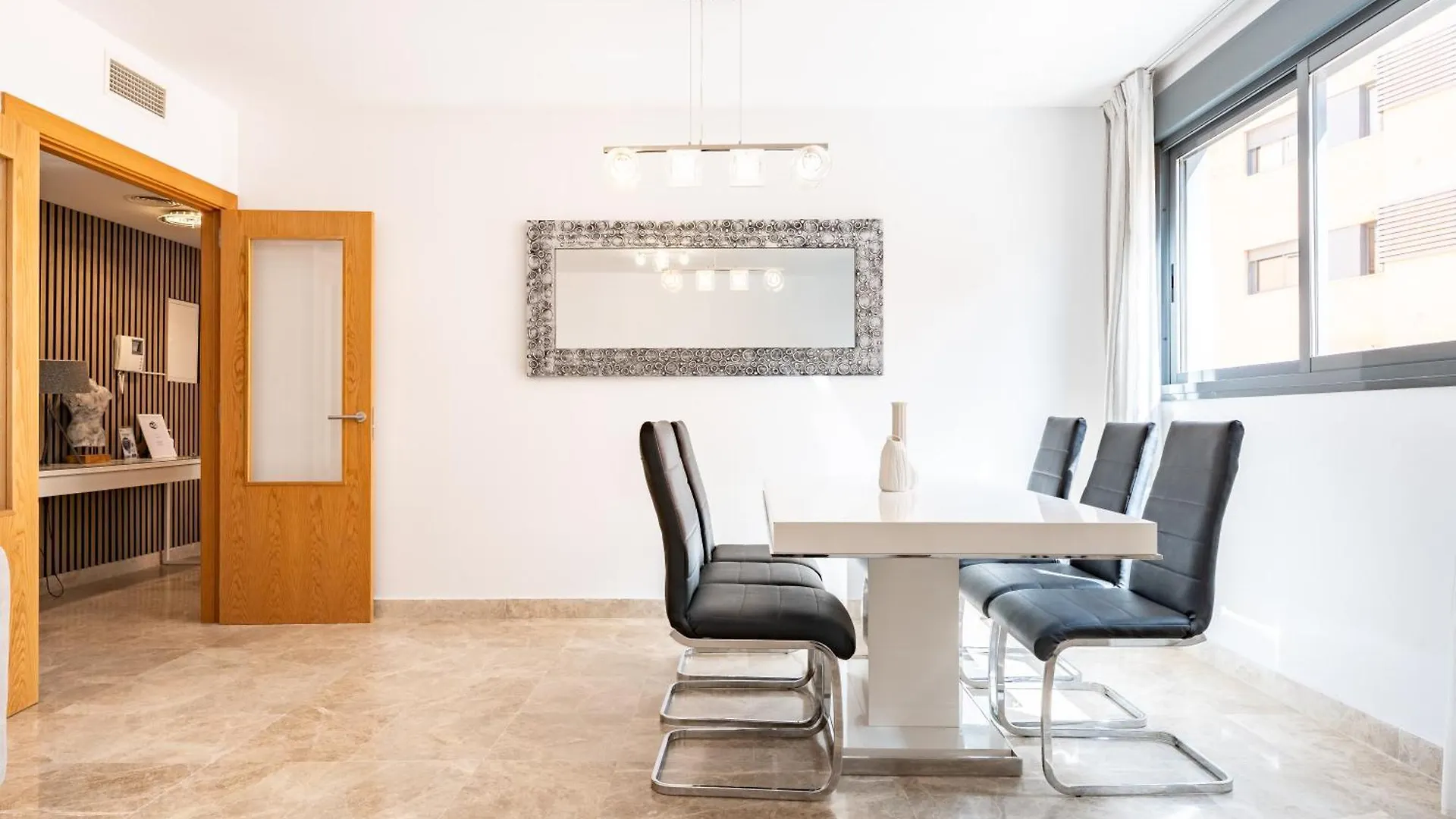 Maria Zambrano City Center & Parking Malaga Apartment