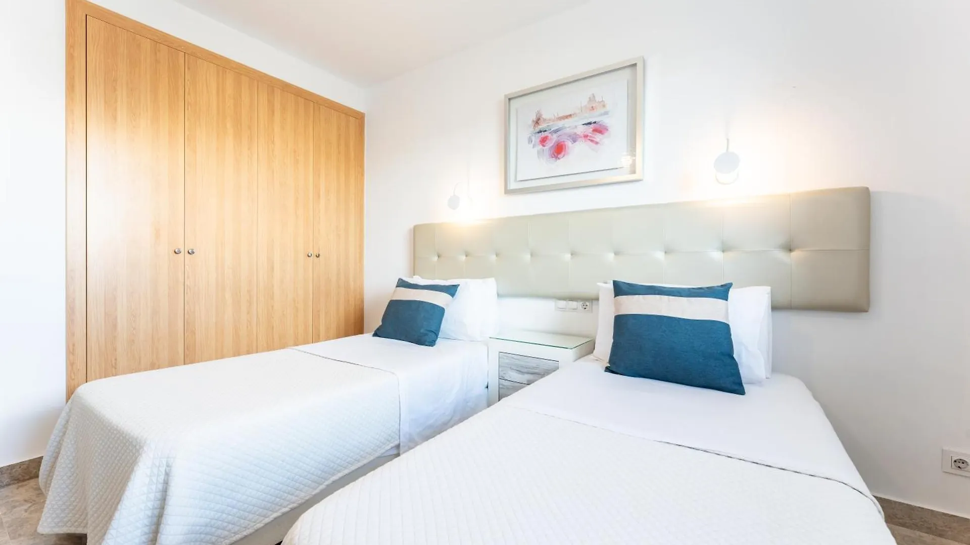 Maria Zambrano City Center & Parking Malaga 0*,